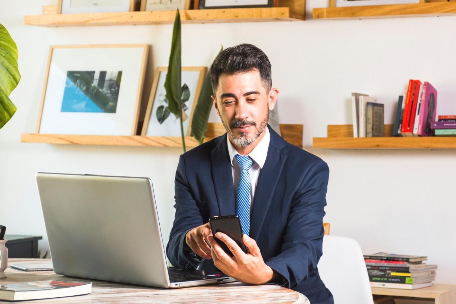 Students collaborating on blockchain IP project development
